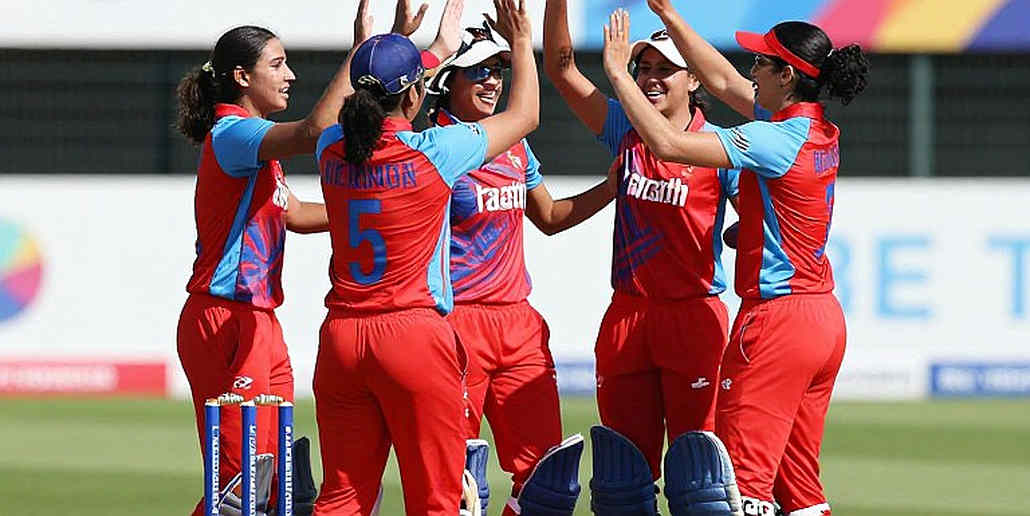 ২৪১ রানের ঢাকনা: ইংল্যান্ডের টপ অর্ডার যেখানে ১৬ রানে থেমে গেল